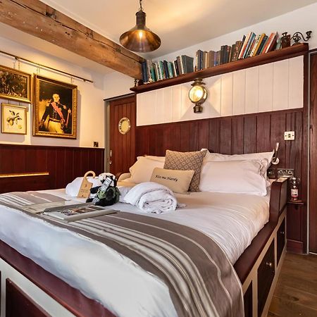 1777. At The Albion Hotell Wimborne Minster Eksteriør bilde